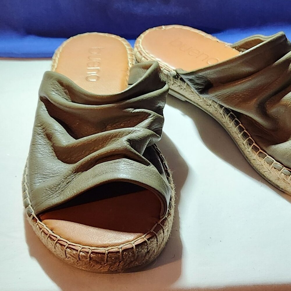 Bueno slides sz 40 olive green leather great condition !